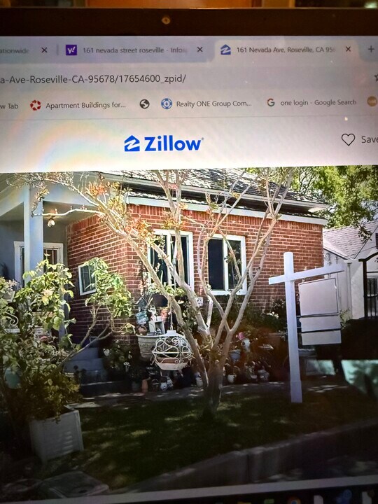 161 Nevada Ave in Roseville, CA - Foto de edificio