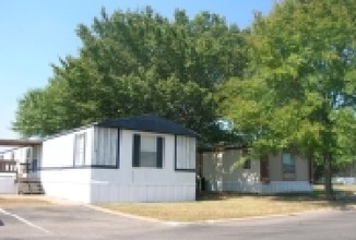 River Oaks Manufactured Home Community in Wilmer, TX - Building Photo - Building Photo