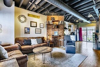 4784 Sciota St in Pittsburgh, PA - Foto de edificio - Building Photo