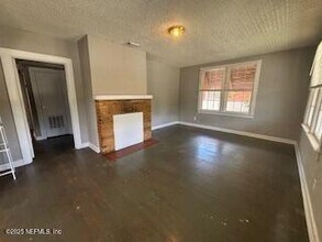 7111 N Pearl St in Jacksonville, FL - Building Photo - Building Photo