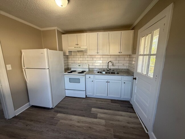 221 Spruce St W in Wilson, NC - Building Photo - Building Photo