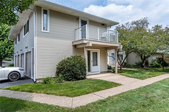 808 Eastbrooke Ln in Rochester, NY - Building Photo - Building Photo