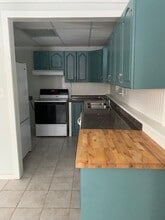 67 E Creek Cir, Unit In Law Apartment in Guilford, CT - Building Photo - Building Photo