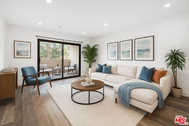 property at 501 Palisades Dr