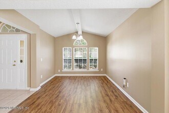 708 Sharon Ct in Fruit Cove, FL - Foto de edificio - Building Photo