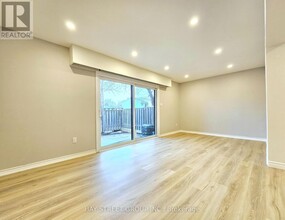 2779-2779 Gananoque Dr in Mississauga, ON - Building Photo - Building Photo