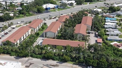 2220 Stickney Point Rd, Unit 519 in Sarasota, FL - Building Photo - Building Photo
