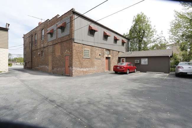112 S Williams St in Thornton, IL - Foto de edificio - Building Photo