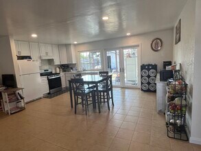 8695 Belfast Cir in San Diego, CA - Building Photo - Building Photo