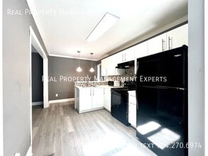 2501 Eastway Dr in Charlotte, NC - Building Photo - Building Photo