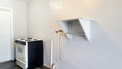 430 N Charles St in Daytona Beach, FL - Building Photo - Building Photo
