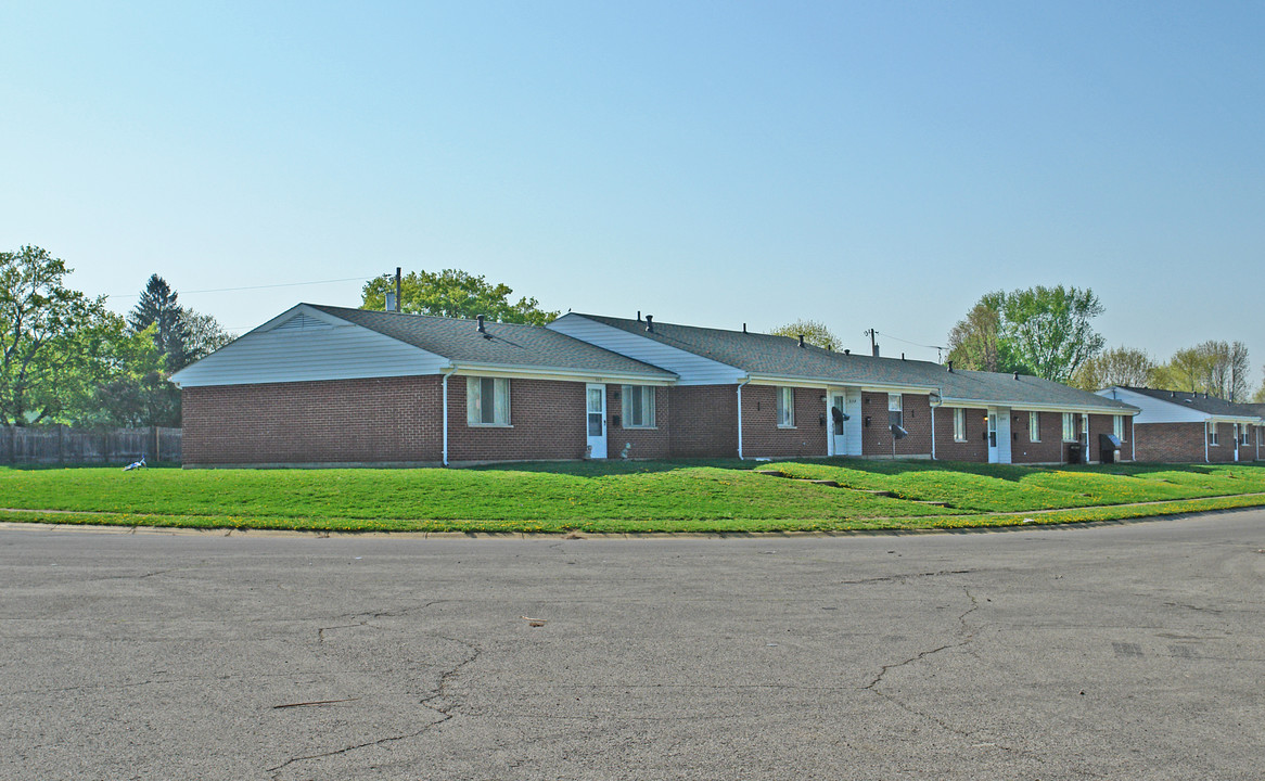 248-258 Orth Dr in New Carlisle, OH - Building Photo