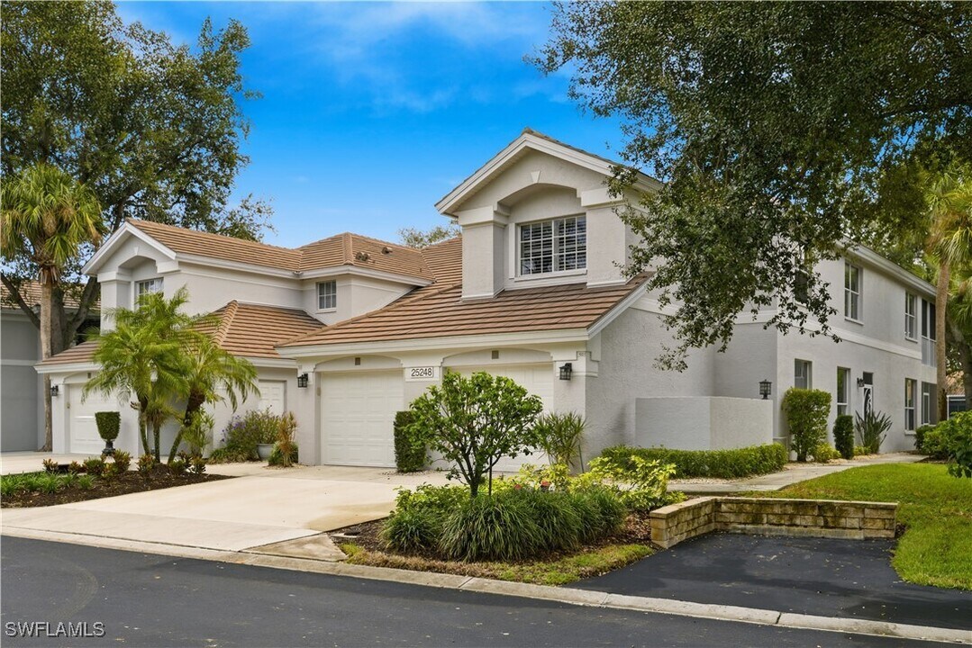 25248 Pelican Creek Cir in Bonita Springs, FL - Building Photo