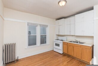 1825 W Foster Ave in Chicago, IL - Foto de edificio - Building Photo