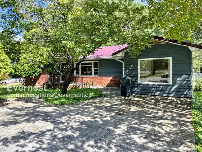 property at 306 N Circle Dr