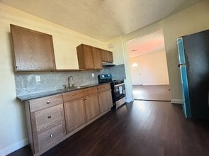 26 Clarence St, Unit 1 in Bridgeport, CT - Foto de edificio - Building Photo