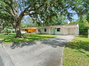 1911 SE 14th Ave in Gainesville, FL - Building Photo - Building Photo