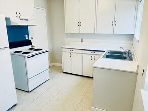 5535 SE 18th Ave in Portland, OR - Building Photo - Building Photo