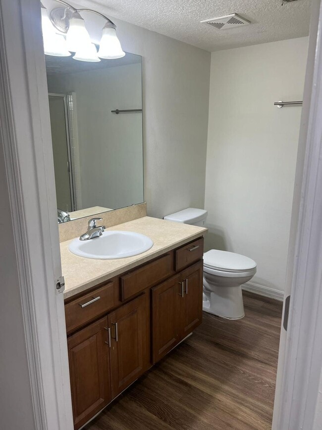 2323 McCoy Rd in Belle Isle, FL - Building Photo - Building Photo