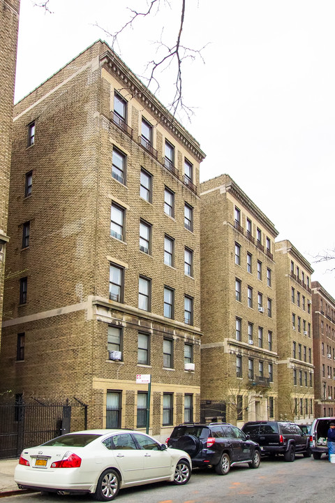 664 West 163rd Street in New York, NY - Building Photo