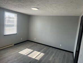 706 Church St, Unit 2 in Fairmont, WV - Foto de edificio - Building Photo