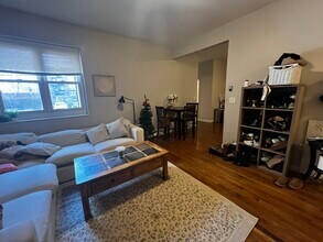 31 Stearns Rd, Unit 3 in Brookline, MA - Building Photo - Building Photo