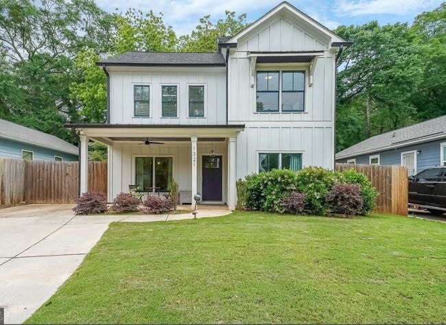 property at 1321 Plaza Ave SW