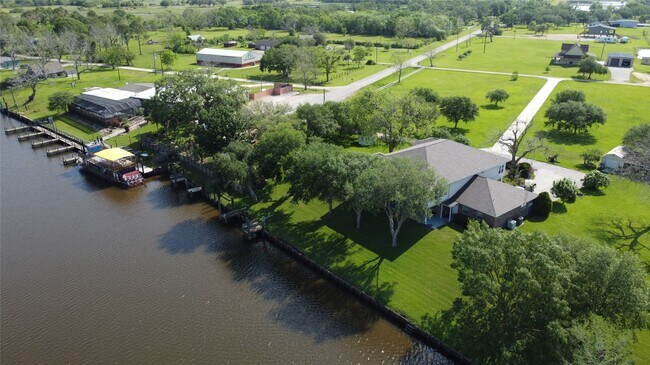 2925 County Rd 519 in Brazoria, TX - Building Photo - Building Photo