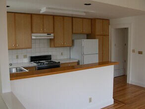 680 Shotwell St in San Francisco, CA - Building Photo - Building Photo