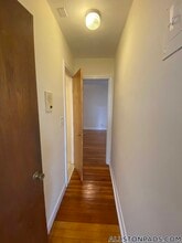 64 Brighton Ave, Unit 209 in Boston, MA - Foto de edificio - Building Photo