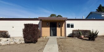 1194 Oceanaire Dr in San Luis Obispo, CA - Building Photo
