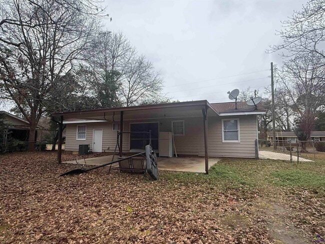 417 Willow Ave in Warner Robins, GA - Building Photo - Building Photo