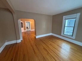 861 Chestnut St, Unit 1 in Manchester, NH - Building Photo