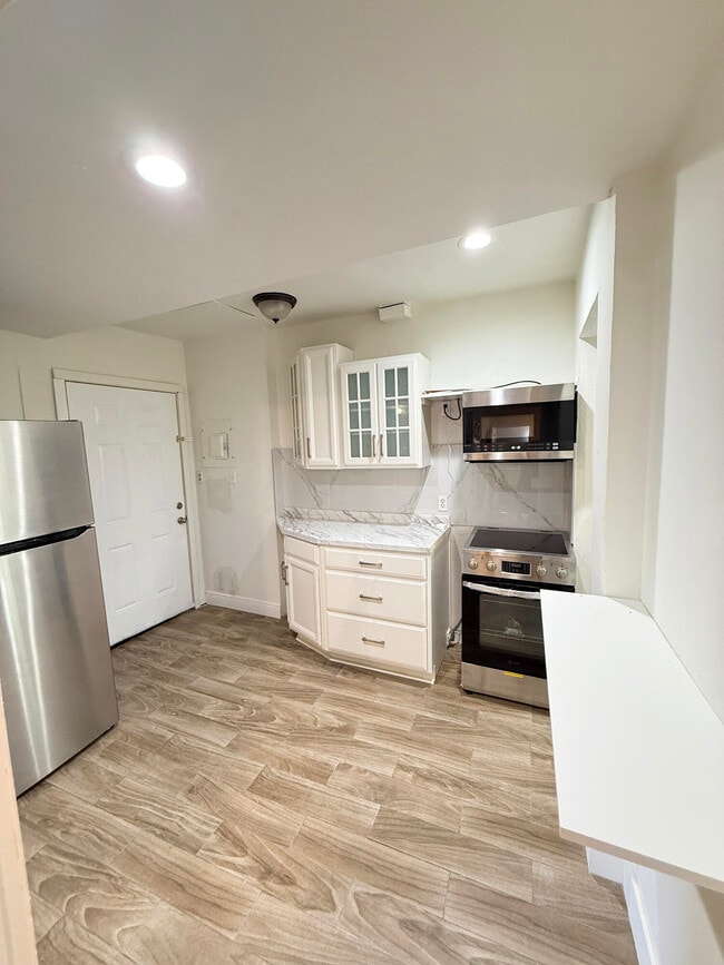 property at 425 N 26th St