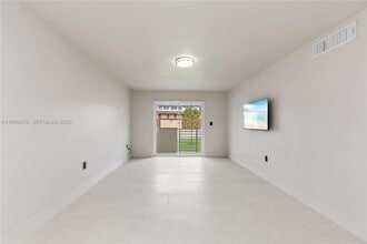 13200 NE 7th Ave in North Miami, FL - Building Photo - Building Photo