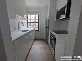 1200 Massachusetts Ave, Unit 7 DFT URNKV in Cambridge, MA - Building Photo