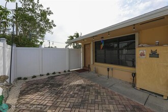805 NE 40th St in Oakland Park, FL - Building Photo - Building Photo