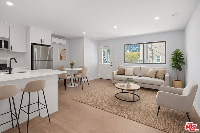 1518 1/4 Stearns Dr in Los Angeles, CA - Building Photo - Building Photo