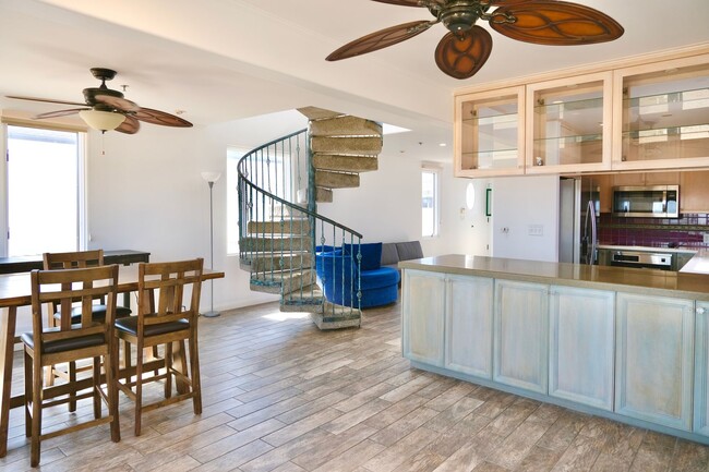 property at 1605-1612 E Seal Way
