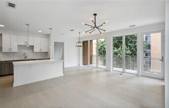 775 Juniper St NE in Atlanta, GA - Building Photo - Building Photo