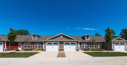 Redwood Newark in Newark, OH - Foto de edificio - Building Photo