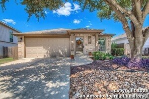 9811 Sandlet Trail in San Antonio, TX - Building Photo