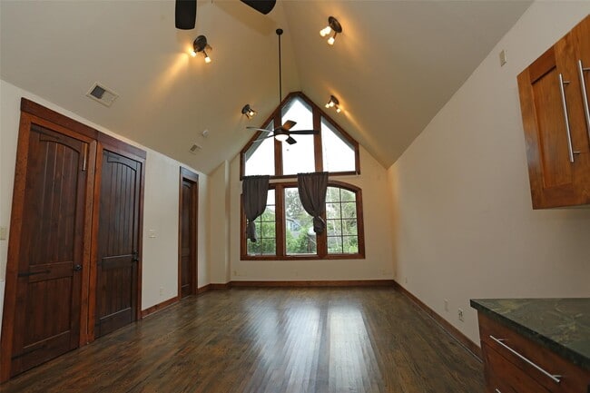 property at 506 Vincent St