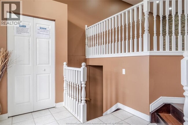 3740 Holburn St in Windsor, ON - Building Photo - Building Photo