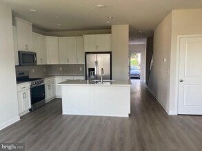 231 Talucci Dr in Downingtown, PA - Building Photo - Building Photo