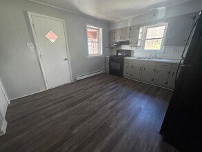 30-32 Willow St in Kingston, NY - Building Photo - Building Photo