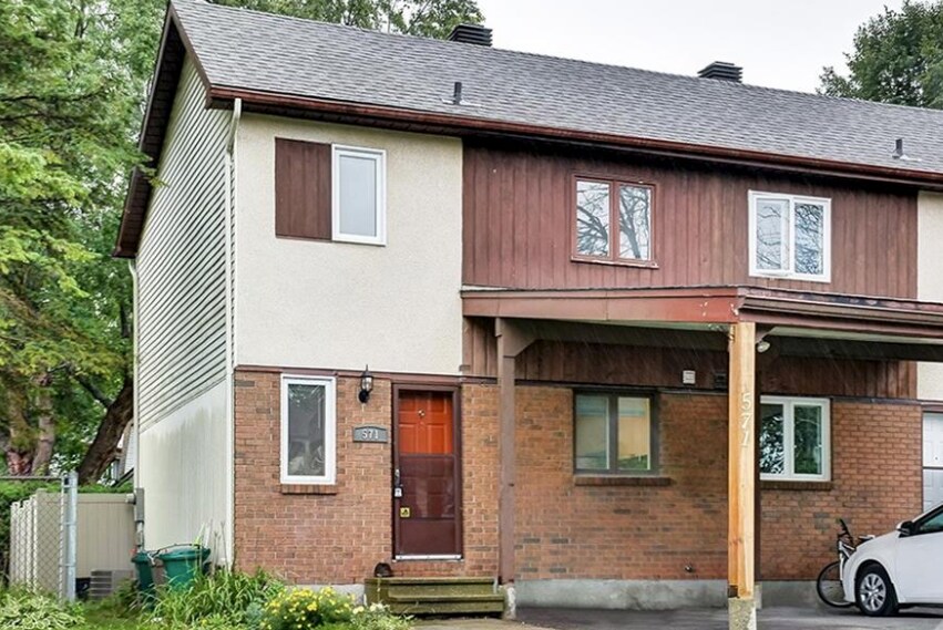 571 Seyton Dr in Ottawa, ON - Building Photo