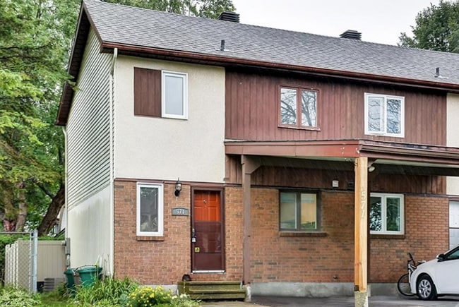 property at 571 Seyton Dr
