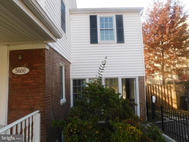 5600 11th St N in Arlington, VA - Building Photo - Building Photo