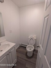 153 4th Ave-Unit -basement in Albany, NY - Building Photo - Building Photo